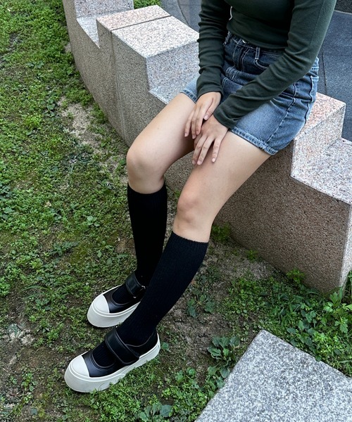 by muni:r（バイ ムニール）の「バイカラーラウンドサンダル（サンダル・レディース・ブラック/ブラウン・24.5cm/24.0cm/23.5cm/23.0cm）」の3枚目の写真