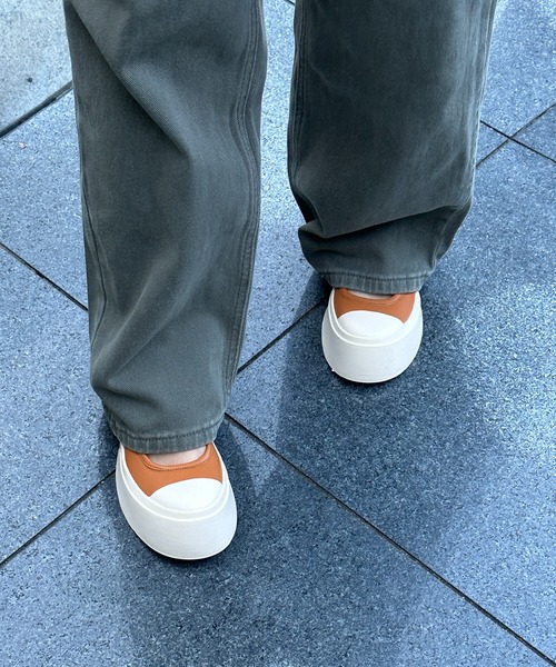 by muni:r（バイ ムニール）の「バイカラーラウンドサンダル（サンダル・レディース・ブラック/ブラウン・24.5cm/24.0cm/23.5cm/23.0cm）」の20枚目の写真