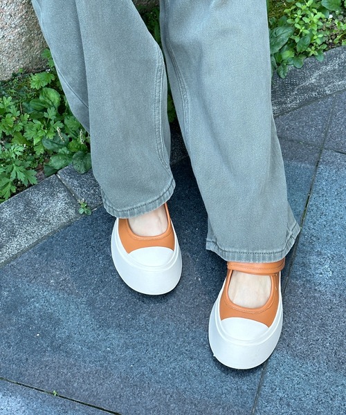 by muni:r（バイ ムニール）の「バイカラーラウンドサンダル（サンダル・レディース・ブラック/ブラウン・24.5cm/24.0cm/23.5cm/23.0cm）」の21枚目の写真