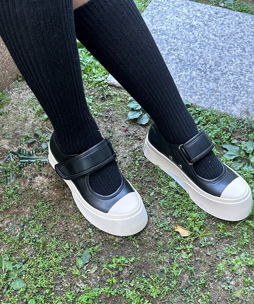 by muni:r（バイ ムニール）の「バイカラーラウンドサンダル（サンダル・レディース・ブラック/ブラウン・24.5cm/24.0cm/23.5cm/23.0cm）」の9枚目の写真