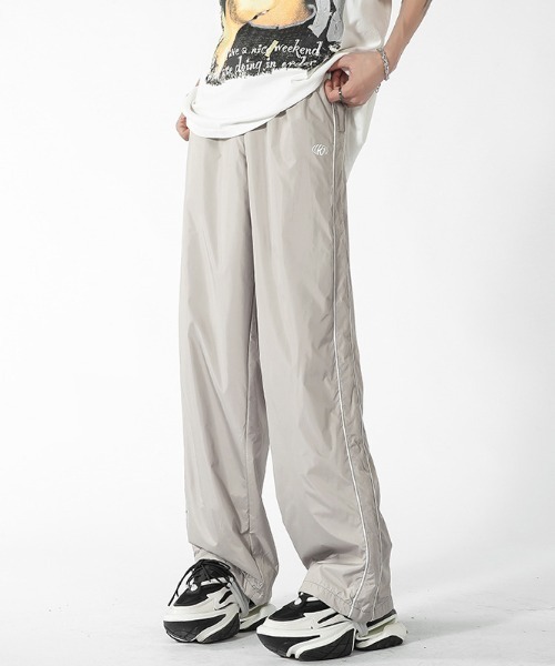 B.R.U（ブル）の「サイドダブルラインナイロントラックパンツ / ジャージ / トラックパンツ（その他パンツ・メンズ・ブルー/グレイッシュベージュ/ブラック・FREE）」の5枚目の写真