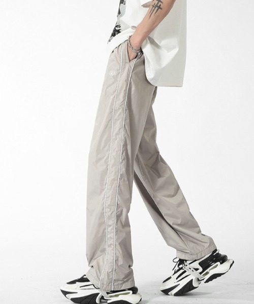 B.R.U（ブル）の「サイドダブルラインナイロントラックパンツ / ジャージ / トラックパンツ（その他パンツ・メンズ・ブルー/グレイッシュベージュ/ブラック・FREE）」の8枚目の写真