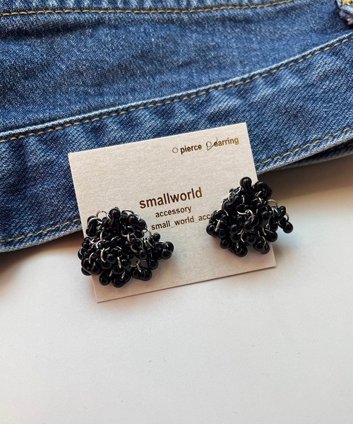 CERCA（チェルカ）の「smallworld/《mosa》ランダムビーズイヤリング（イヤリング・レディース・ブラック/ベージュ/スモーク/クリア・FREE）」の2枚目の写真