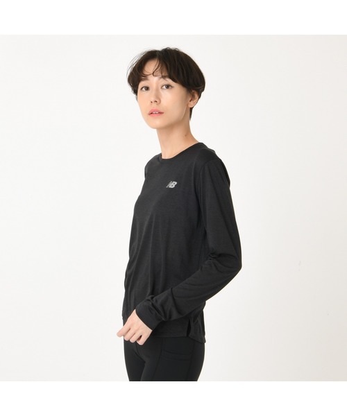 NEW BALANCE（ニューバランス）の「Athletics ロングスリーブTシャツ（Tシャツ/カットソー・レディース・ブラック/ベビーピンク・SMALL/MEDIUM/LARGE）」の10枚目の写真