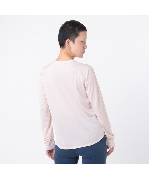 NEW BALANCE（ニューバランス）の「Athletics ロングスリーブTシャツ（Tシャツ/カットソー・レディース・ブラック/ベビーピンク・SMALL/MEDIUM/LARGE）」の11枚目の写真