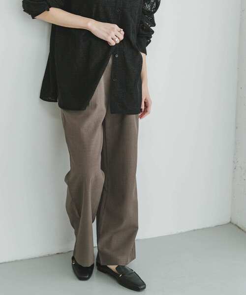 ITEMS URBANRESEARCH（アイテムズ アーバンリサーチ）の「『速乾/UVカット』『Sサイズあり』『セットアップ対応』イージーケアワイドパンツ（その他パンツ・レディース・ブラック系その他/チャコールグレー/モカ・SMALL/FREE）」の13枚目の写真