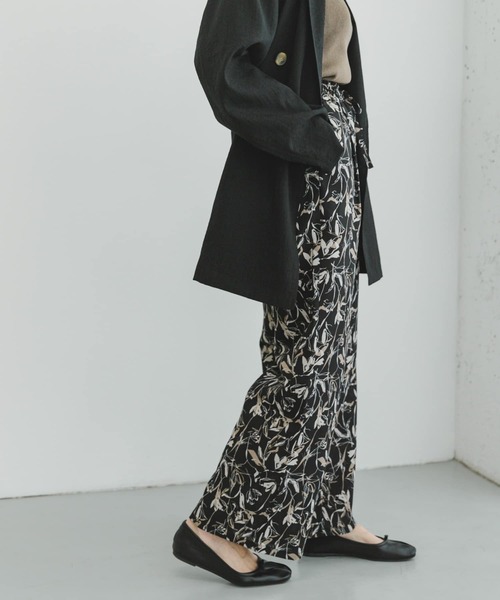 ITEMS URBANRESEARCH（アイテムズ アーバンリサーチ）の「『速乾/UVカット』『Sサイズあり』『セットアップ対応』イージーケアワイドパンツ（その他パンツ・レディース・ブラック系その他/チャコールグレー/モカ・SMALL/FREE）」の18枚目の写真