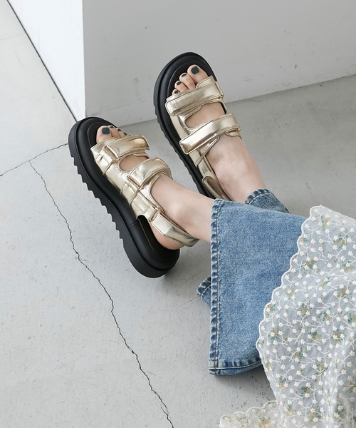 forksy.(フォルクシー)の「【forksy.】パフィーベルトサンダル(サンダル・レディース・ゴールド/シルバー/ブラック・S/M/L/LL)」の3枚目の写真