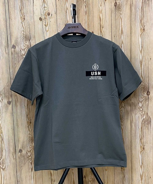 AVIREX（アヴィレックス）の「EIGHT BALLERS  STENCIL PATCH 半袖Tシャツ（Tシャツ/カットソー・メンズ・ホワイト/ブラック/セージグリーン・M/L/XL/XXL）」の10枚目の写真