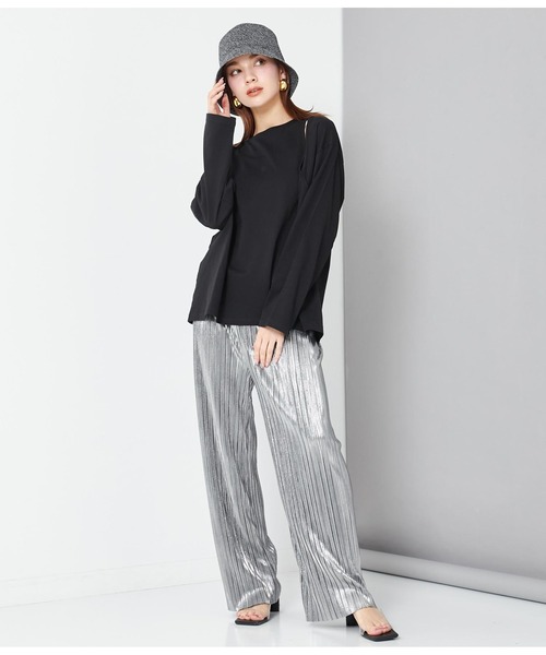 Settimissimo（セッティミッシモ）の「ショルダースリット デザイン ロングTシャツ ロンT（Tシャツ/カットソー・レディース・グレイッシュベージュ/ブラック/オフホワイト・FREE）」の16枚目の写真