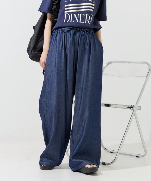 FREAK'S STORE(フリークスストア)の「限定展開 レーヨン デニム イージーパンツ(デニムパンツ・レディース・ネイビー/ブラック/ブルー・SMALL/MEDIUM)」の22枚目の写真