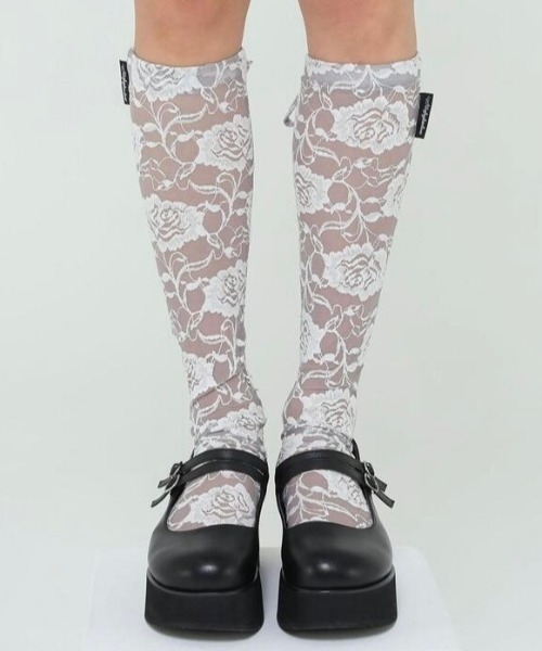 UGLY SHADOW(アグリーシャドウ)の「【Uglyshadow】ROSE LACE LONG SOCKS / 【アグリーシャドウ】ローズレースロングソックス(ソックス/靴下・レディース・グレー/ベージュ/ブラック・ONE SIZE)」の20枚目の写真