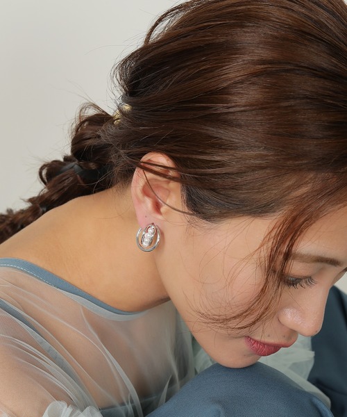 Kana(カナ)の「メタルサークル クロス パール ピアス 結婚式 パーティー オケージョン デイリー(ピアス(両耳用)・レディース・ゴールド/シルバー・フリー)」の4枚目の写真