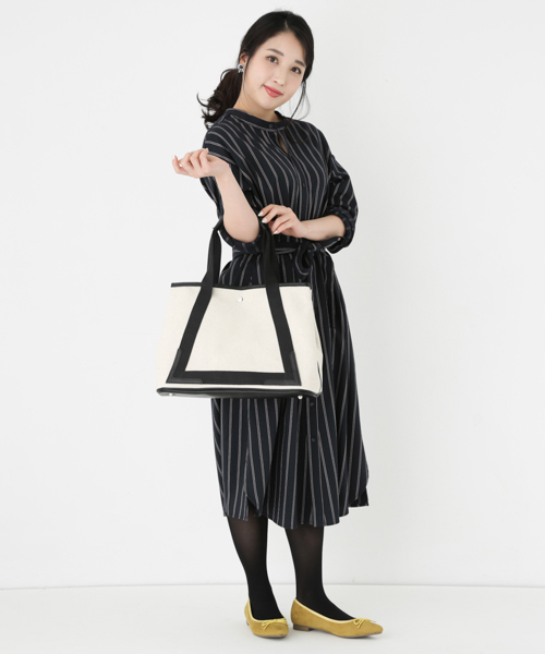 RODE SKO（ロデスコ）の「LIANA キャンバスコンビトート（トートバッグ・レディース・キャメル/ブラック/ホワイト・FREE）」の6枚目の写真