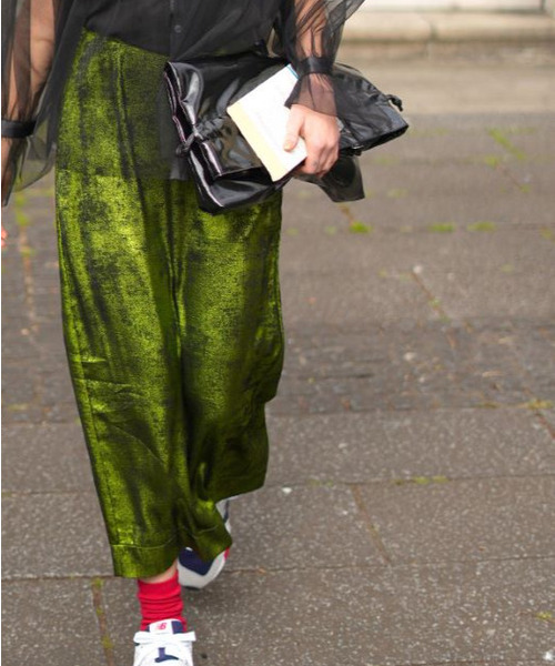 MIMIMEMETE(ミミメメット)の「シャイニー ナロースカート(スカート・レディース・シルバー/ブロンズ/グリーン・M)」の6枚目の写真