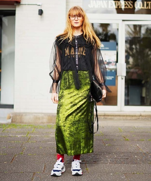 MIMIMEMETE(ミミメメット)の「シャイニー ナロースカート(スカート・レディース・シルバー/ブロンズ/グリーン・M)」の7枚目の写真