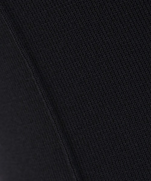 MIELI INVARIANT（ミエリインヴァリアント）の「Cut Open Off Shoulder Knit Tops（ニット/セーター・レディース・ライトベージュ/ブラック/パープル・FREE）」の7枚目の写真