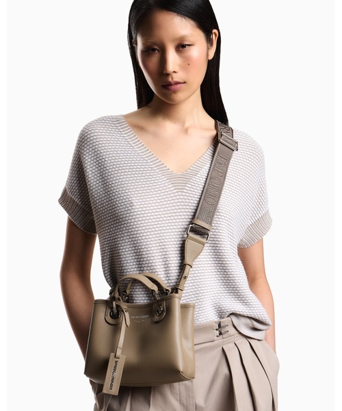 EMPORIO ARMANI(エンポリオアルマーニ)の「【エンポリオ アルマーニ】MyEA ミニバッグ ディアプリント(ハンドバッグ・レディース・ダークパープル/ボルドー/グレイッシュブルー/ベビーピンク/ベージュ/サンドベージュ・FREE)」の15枚目の写真