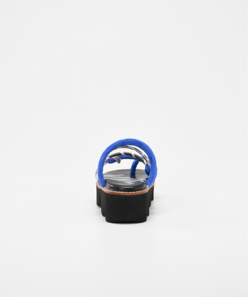 VEGE(ベジ)の「VEGE Tube Ride(サンダル・レディース・ホワイト/ブラック/ブルー・22.5/23.5/24.5)」の5枚目の写真
