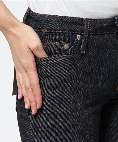 B:MING by BEAMS(ビーミングバイビームス)の「Fire Service×B:MING LIFE STORE / “BBB” 別注 ノンウォッシュ デニム(スキニー)(デニムパンツ・レディース・インディゴブルー・28inch/25inch/26inch/27inch)」の12枚目の写真