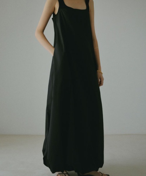 ETRE TOKYO（エトレトウキョウ）の「ナローストラップバルーン