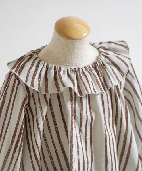 NAOMI ITO（ナオミイトウ）の「【NAOMI ITO（ナオミイトウ）】フリル襟ワンピース 80cm・90cm・100cm（ワンピース・キッズ・グレー/チャコールグレー・80ｃｍ/100cm/90cm）」の6枚目の写真