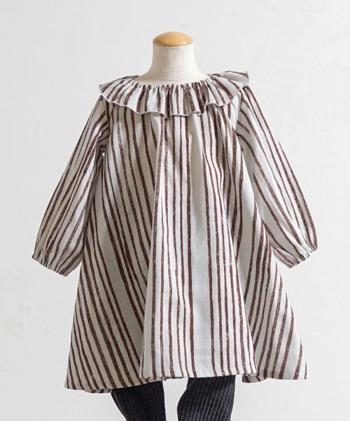 NAOMI ITO（ナオミイトウ）の「【NAOMI ITO（ナオミイトウ）】フリル襟ワンピース 80cm・90cm・100cm（ワンピース・キッズ・グレー/チャコールグレー・80ｃｍ/100cm/90cm）」の5枚目の写真