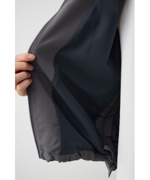 AZUL by moussy（アズールバイマウジー）の「サイドスリットスタンドカラ―ベスト（ベスト・メンズ・ブラック/ブラック系その他/グレー・FREE）」の4枚目の写真