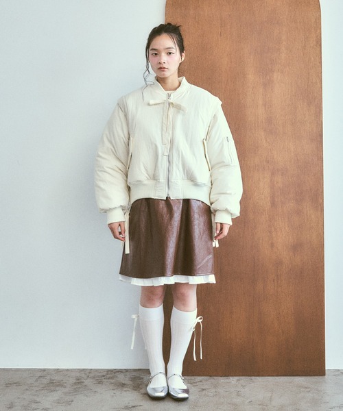 poiregnee(ポワニェ)の「2WAYボリュームリボンMA-1(MA-1・レディース・ライトブルー/オフホワイト・FREE)」の4枚目の写真