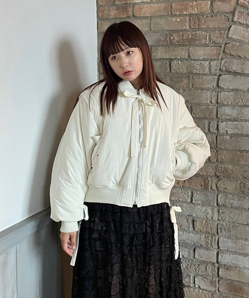 poiregnee(ポワニェ)の「2WAYボリュームリボンMA-1(MA-1・レディース・ライトブルー/オフホワイト・FREE)」の14枚目の写真