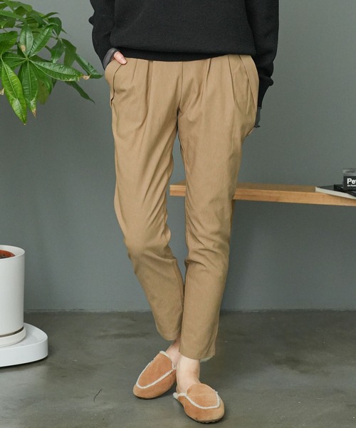 mili an deni(ミリアンデニ)の「裏起毛テーパードパンツ(チノパンツ・レディース・ネイビー/ベージュ/カーキ/ブラック・M)」の2枚目の写真