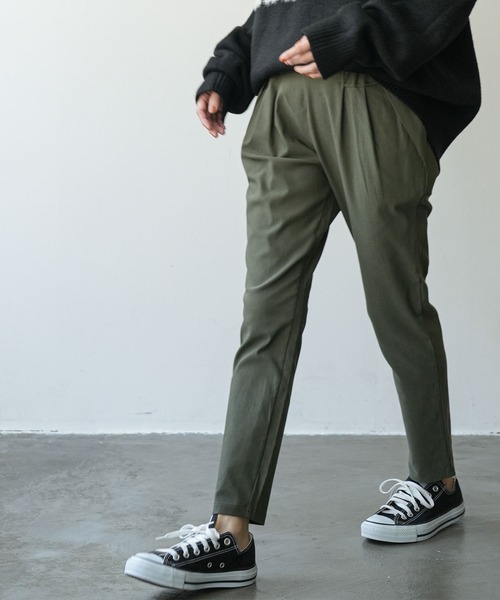 mili an deni(ミリアンデニ)の「裏起毛テーパードパンツ(チノパンツ・レディース・ネイビー/ベージュ/カーキ/ブラック・M)」の11枚目の写真