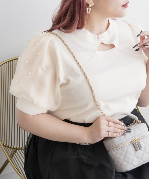 CLETTE（クレット）の「パール使いデコルテカットプルオーバー（Tシャツ/カットソー・レディース・ブラック/アイボリー/ラベンダー・LL/3L/4L）」の2枚目の写真