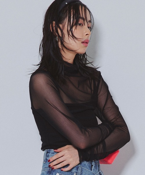 Narcissus（ナルシス）の「シャーリングシースルートップス　レイヤード（Tシャツ/カットソー・レディース・ホワイト/ブラック・FREE）」の2枚目の写真