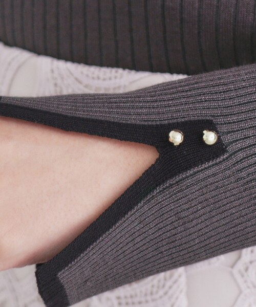 index（インデックス）の「◆スリットスリーブバイカラーリブニット【洗濯機洗い可】（ニット/セーター・レディース・パープル系1/チャコール/アイボリー系4・36/38/40/42）」の22枚目の写真