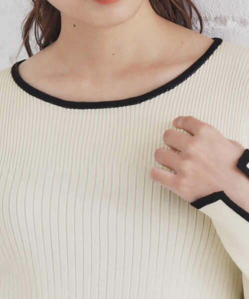 index（インデックス）の「◆スリットスリーブバイカラーリブニット【洗濯機洗い可】（ニット/セーター・レディース・パープル系1/チャコール/アイボリー系4・36/38/40/42）」の11枚目の写真