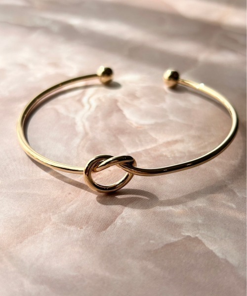 ciite'(シーテ)の「シャイニーノットブレス(バングル/リストバンド・レディース・シルバー/ゴールド・FREE)」の3枚目の写真