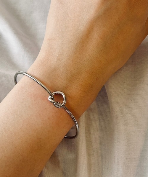 ciite'(シーテ)の「シャイニーノットブレス(バングル/リストバンド・レディース・シルバー/ゴールド・FREE)」の8枚目の写真