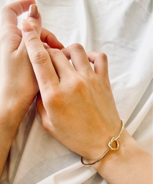 ciite'(シーテ)の「シャイニーノットブレス(バングル/リストバンド・レディース・シルバー/ゴールド・FREE)」の10枚目の写真