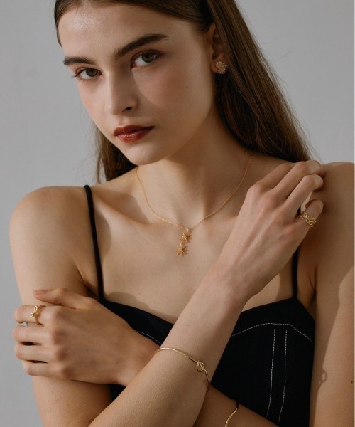 ciite'(シーテ)の「シャイニーノットブレス(バングル/リストバンド・レディース・シルバー/ゴールド・FREE)」の13枚目の写真