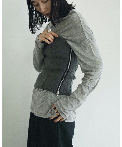 anuke(アンヌーク)の「Sidezip Knit Bustier(キャミソール・レディース・アイボリー/ブラック/グレー・FREE)」の17枚目の写真