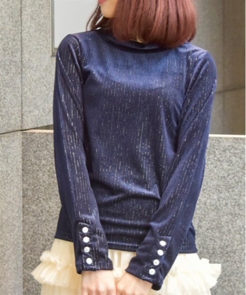 axes femme(アクシーズファム)の「袖連ボタンラメベロアリブプルオーバー(Tシャツ/カットソー・レディース・ダークブラウン/ネイビー/ワイン・FREE)」の4枚目の写真