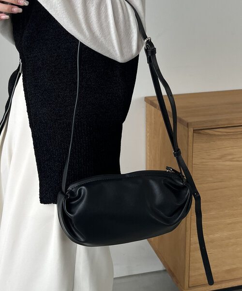 CAPRICIEUX LE'MAGE（カプリシューレマージュ）の「ギャザービーンズショルダーバッグ（ショルダーバッグ・レディース・アイボリー/ブラック/キャメル・FREE）」の11枚目の写真