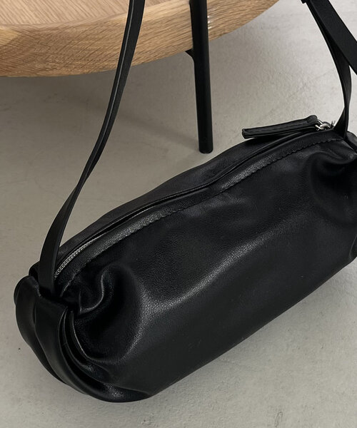 CAPRICIEUX LE'MAGE（カプリシューレマージュ）の「ギャザービーンズショルダーバッグ（ショルダーバッグ・レディース・アイボリー/ブラック/キャメル・FREE）」の17枚目の写真