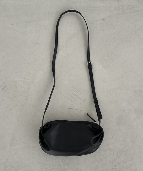 CAPRICIEUX LE'MAGE（カプリシューレマージュ）の「ギャザービーンズショルダーバッグ（ショルダーバッグ・レディース・アイボリー/ブラック/キャメル・FREE）」の21枚目の写真