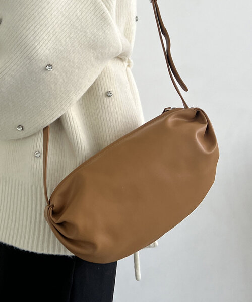 CAPRICIEUX LE'MAGE（カプリシューレマージュ）の「ギャザービーンズショルダーバッグ（ショルダーバッグ・レディース・アイボリー/ブラック/キャメル・FREE）」の16枚目の写真