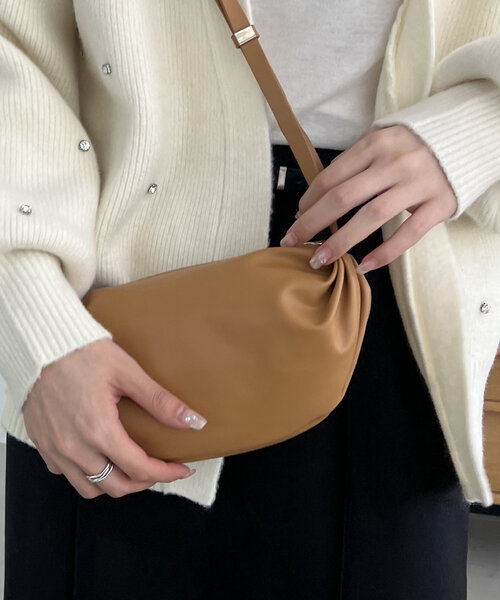 CAPRICIEUX LE'MAGE（カプリシューレマージュ）の「ギャザービーンズショルダーバッグ（ショルダーバッグ・レディース・アイボリー/ブラック/キャメル・FREE）」の20枚目の写真