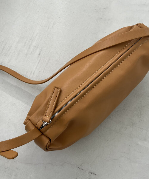 CAPRICIEUX LE'MAGE（カプリシューレマージュ）の「ギャザービーンズショルダーバッグ（ショルダーバッグ・レディース・アイボリー/ブラック/キャメル・FREE）」の22枚目の写真