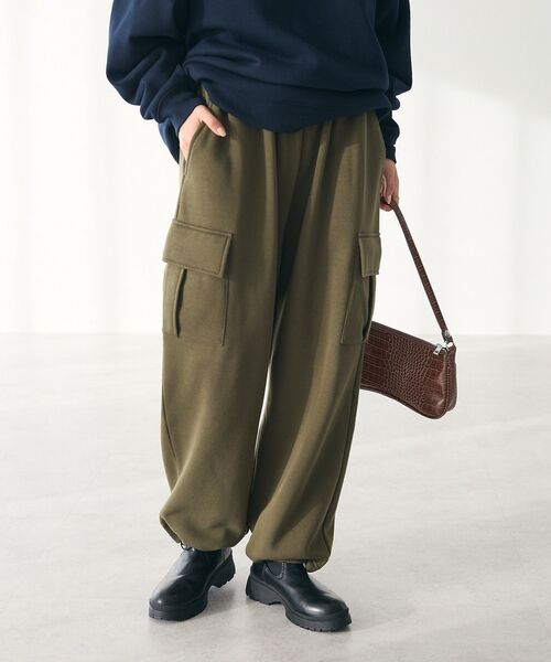 CRAFT STANDARD BOUTIQUE（クラフトスタンダードブティック）の「裏起毛カーゴパンツ（スウェットパンツ・レディース・ブラック/カーキ/アイボリー・M/L）」の5枚目の写真