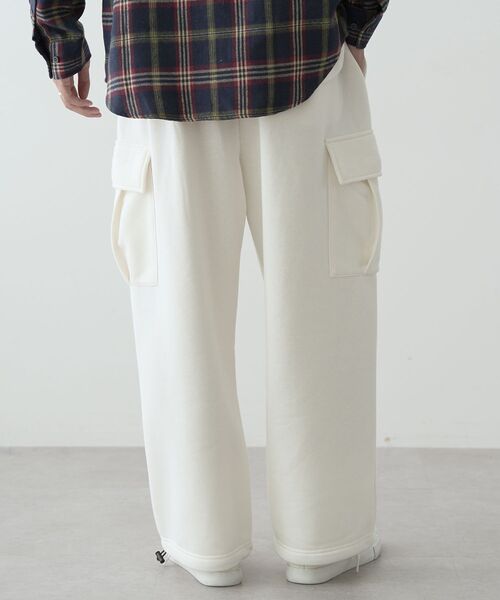 CRAFT STANDARD BOUTIQUE（クラフトスタンダードブティック）の「裏起毛カーゴパンツ（スウェットパンツ・レディース・ブラック/カーキ/アイボリー・M/L）」の20枚目の写真